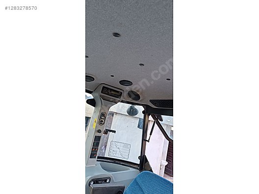 Machinery / Agricultural Machines / Tractors / New Holland / TD65D