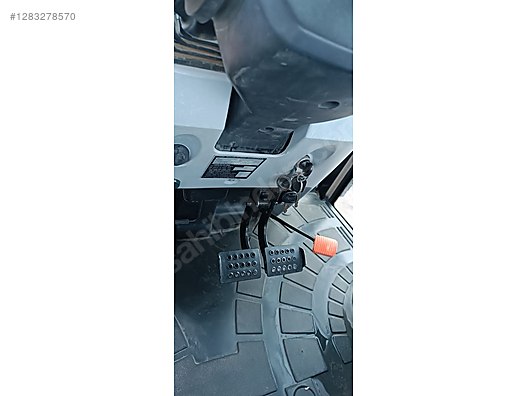 Machinery / Agricultural Machines / Tractors / New Holland / TD65D