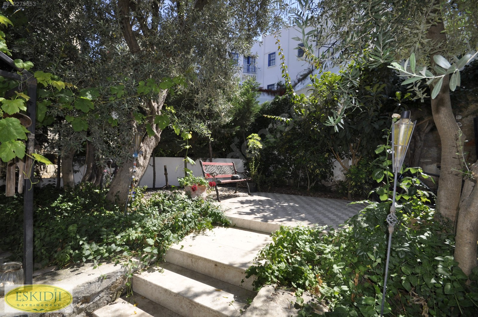 Torba�da Müstakil Bahçeli, Havuzlu Sitede, 5+1 Satılık Villa Satılık