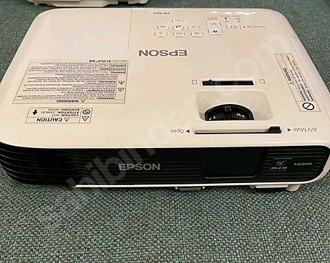 EPSON X04 HDMİ 1/15BİN KONTRAST 10BİN SAAT LAMBA PROJEKSİYON