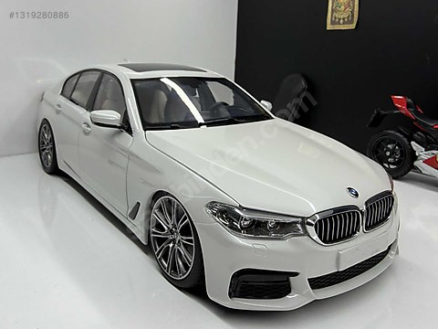 京商 1/18  5シリーズ G30 ホワイト 5 Series 1:18 Kyosho BMW 5 Series G30 Sedef beyaz - Emsalsiz on sahibinden