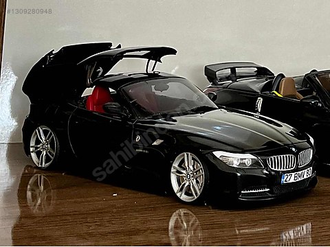 Kyosho Diecast Model 1:18 BMW Araba - 1309280948
