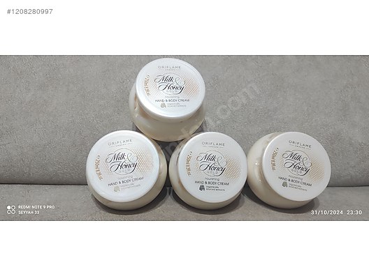 Used & Brand New Items / Beauty & Healthcare / Perfumes & Fragrances / Women