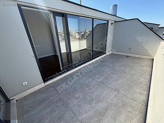 BK'dan SUADİYE'de GÜVENLİKLİ SİTE'de BALKON'lu DUBLEX #1271281301
