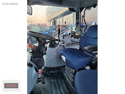 Machinery / Agricultural Machines / Tractors / New Holland / TR6.135S