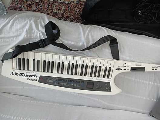 Keytar synthesizer shop