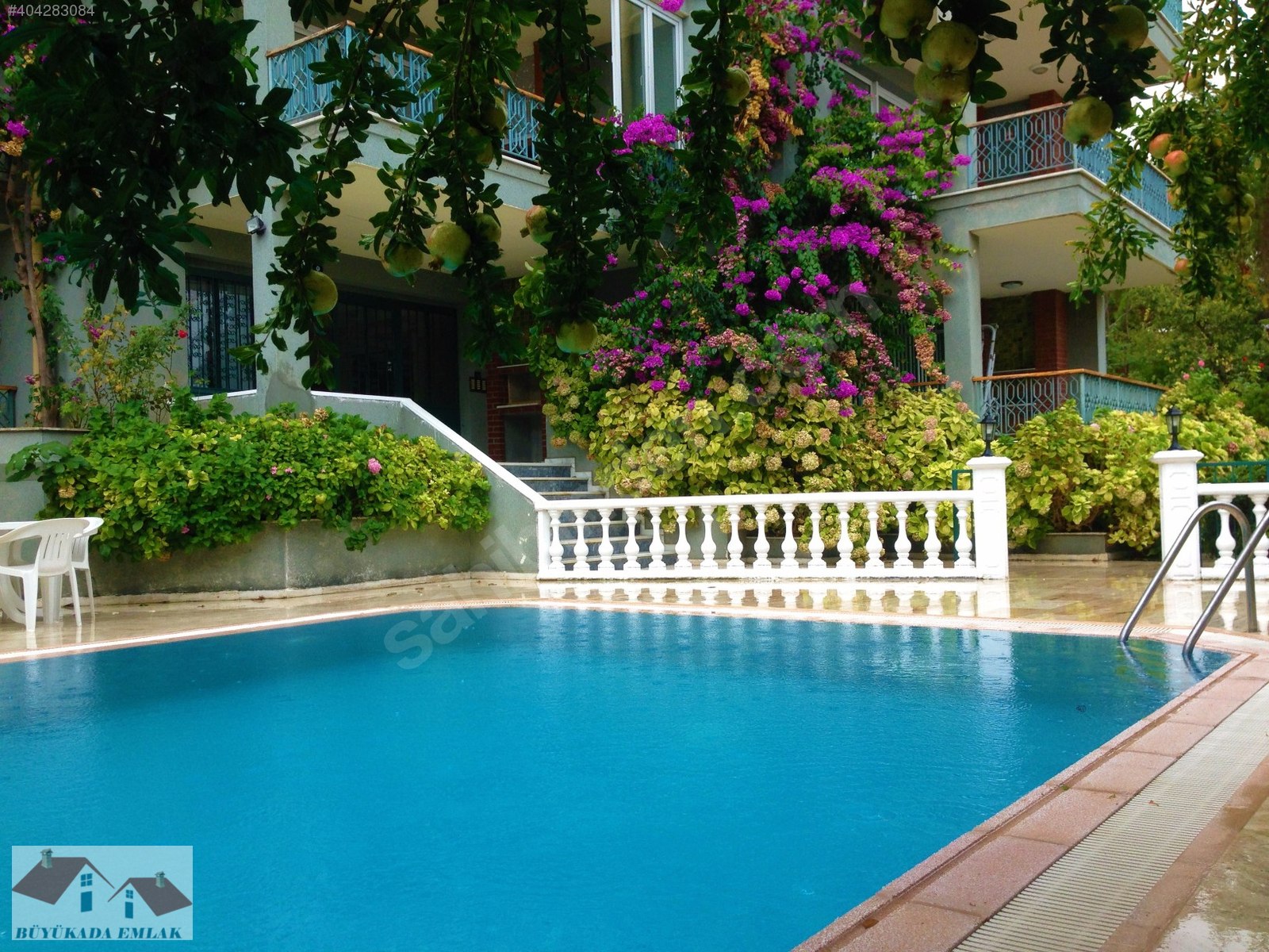BÜYÜKADA EMLAK�TAN DENİZ DOĞA VE HAVUZ MANZARALI 3+1 DAİRE Satılık