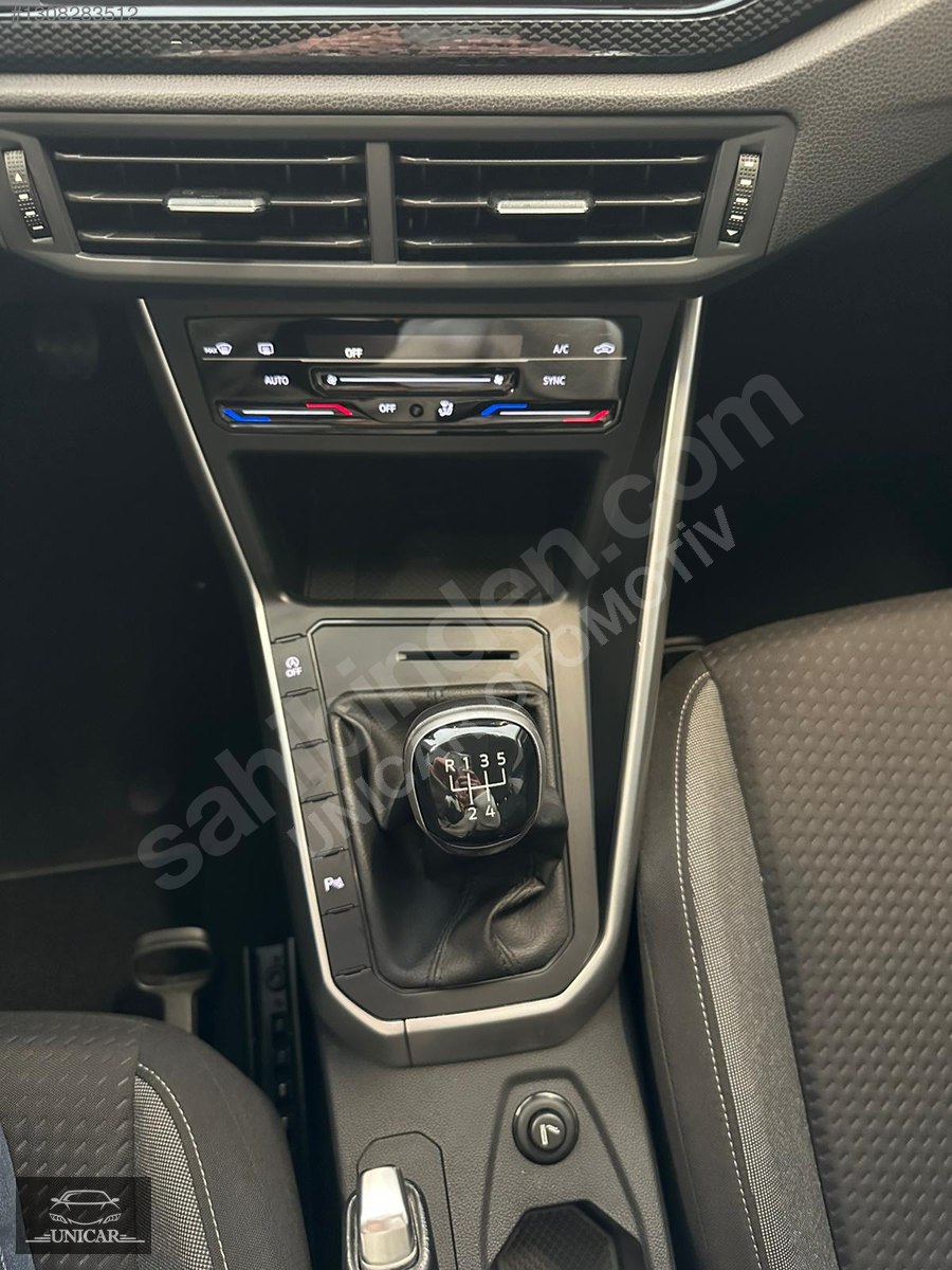 Volkswagen Polo 1.0 TSI Life 15