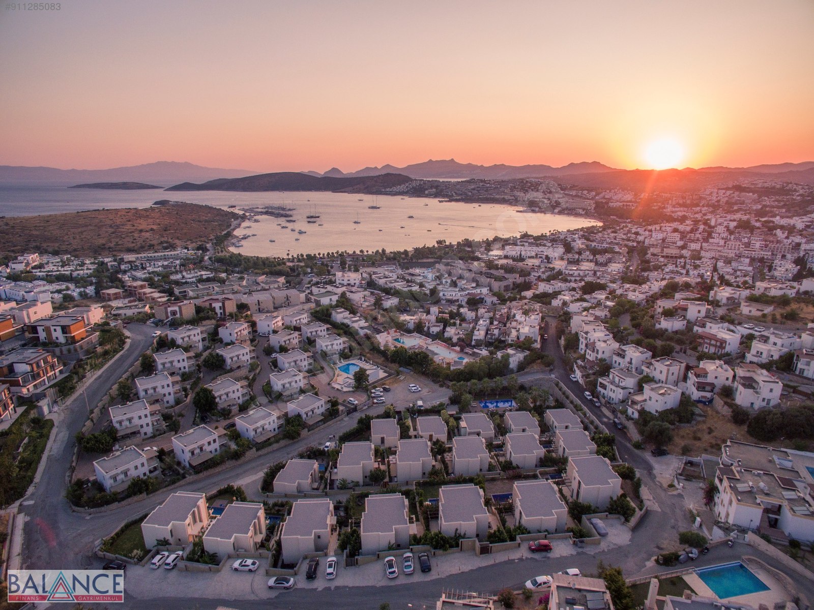 Bodrum�da Müstakil, Bahçeli, Havuzlu, Manzaralı Dubleks Villa Kiralık