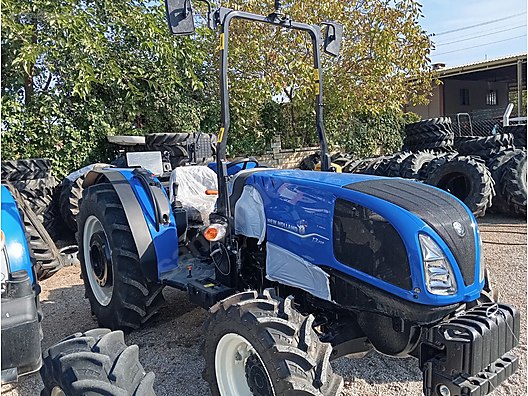 Machinery / Agricultural Machines / Tractors / New Holland / T3.70B