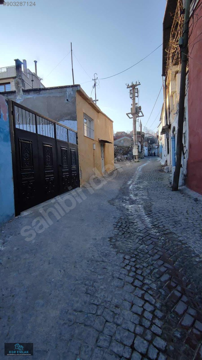 BERGAMA GAZİ PAŞA MAH.KALE MANZARALI TARİHİ TAŞ EV Satılık Müstakil