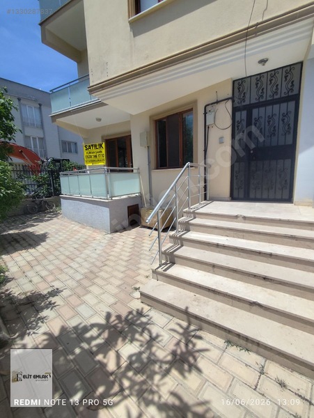 ELİT EMLAK AKHİSAR HİÇ OTURULMAMIŞ MALAZGİRT CADDESİNE YAKIN