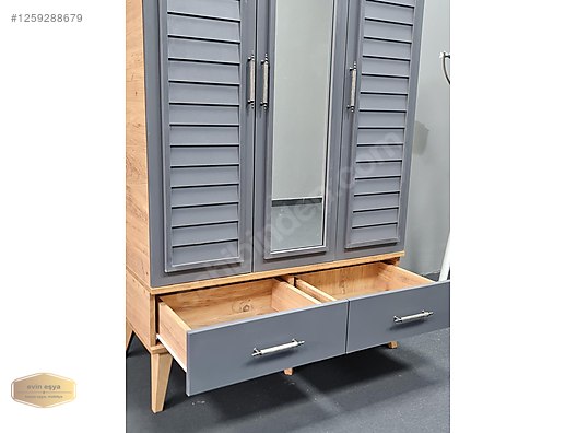 Used & Brand New Items / Home Decor / Furniture / Bedroom / Wardrobe