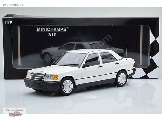 Minichamps Diecast Model 1:18 Mercedes Benz Araba - 1288289921