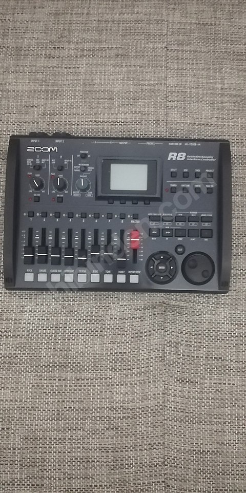 Zoom R8 Ses Kayıt Cihazı