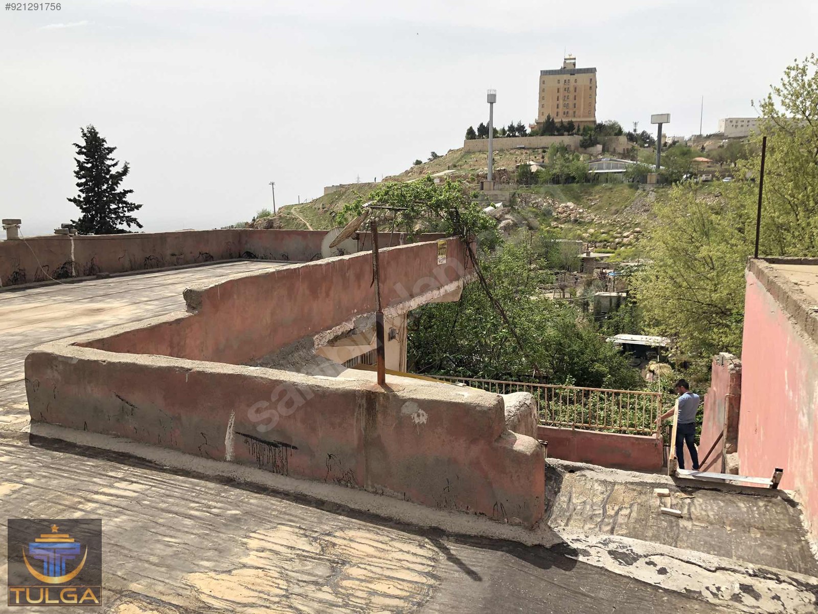 Eski Mardin Yeniyol caddesinde Satılık iki katlı müstakil Ev Satılık