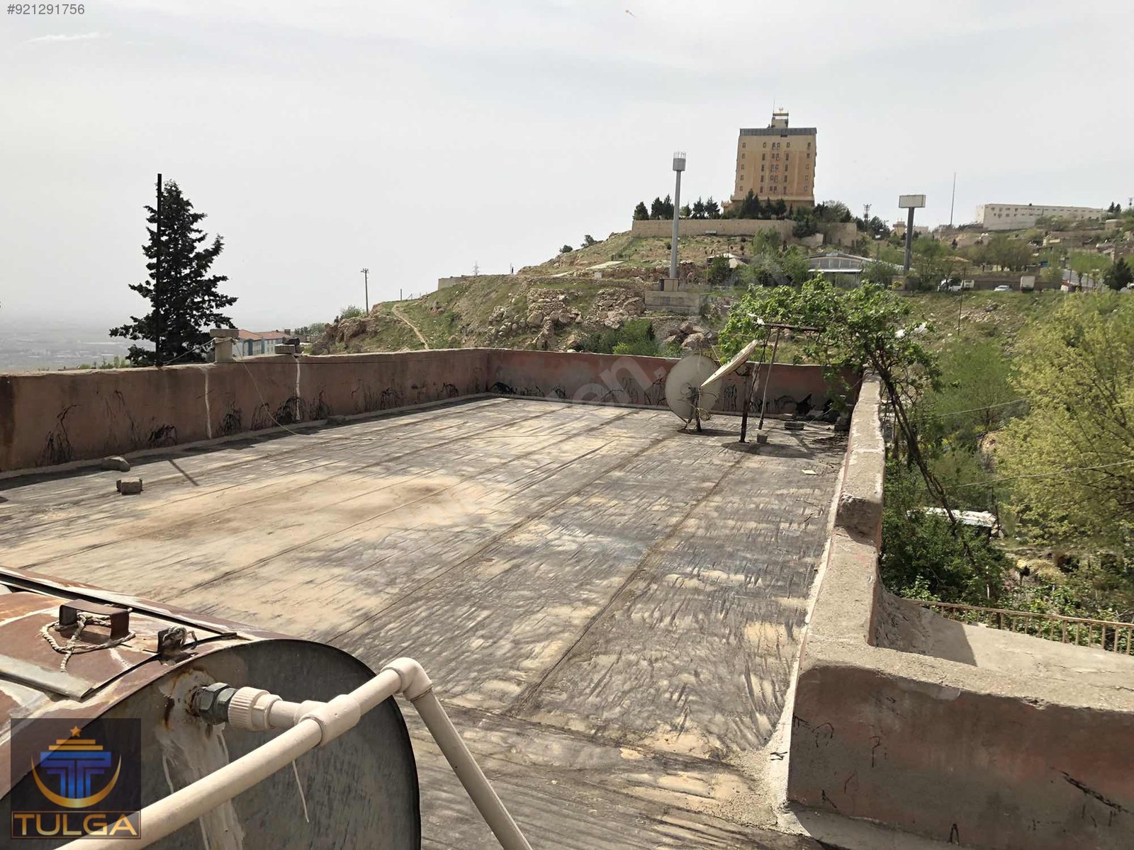 Eski Mardin Yeniyol caddesinde Satılık iki katlı müstakil Ev Satılık