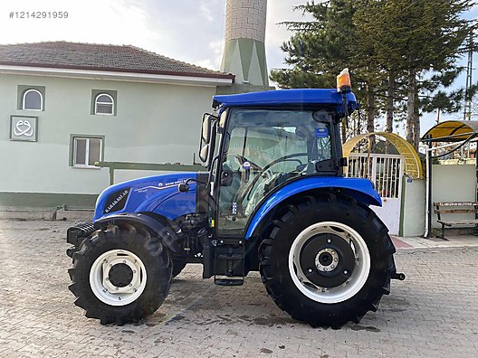 Machinery / Agricultural Machines / Tractors / New Holland / T4.70S