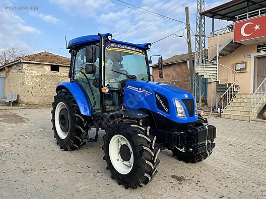 Machinery / Agricultural Machines / Tractors / New Holland / T4.70S
