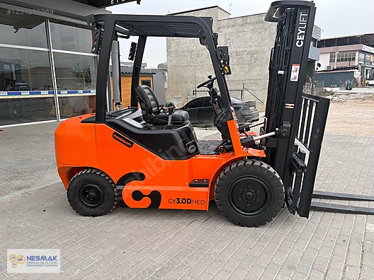 Machinery / Industrial / Carrying & Stacking Equipment / Forklifts / For Sale / Ceylift