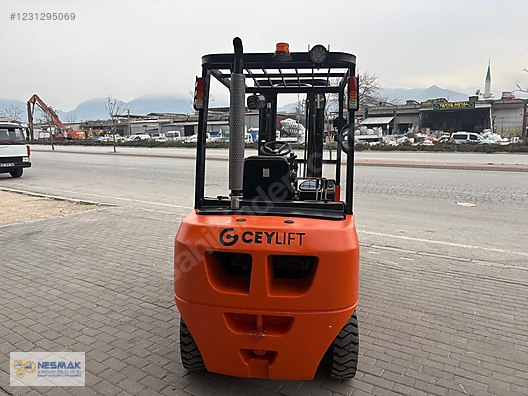 Machinery / Industrial / Carrying & Stacking Equipment / Forklifts / For Sale / Ceylift