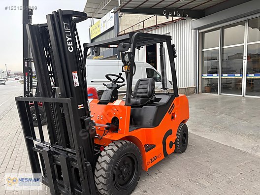 Machinery / Industrial / Carrying & Stacking Equipment / Forklifts / For Sale / Ceylift