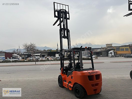 Machinery / Industrial / Carrying & Stacking Equipment / Forklifts / For Sale / Ceylift