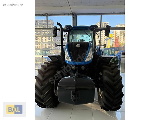 Machinery / Agricultural Machines / Tractors / New Holland / T7.230