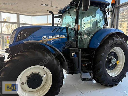 Machinery / Agricultural Machines / Tractors / New Holland / T7.230