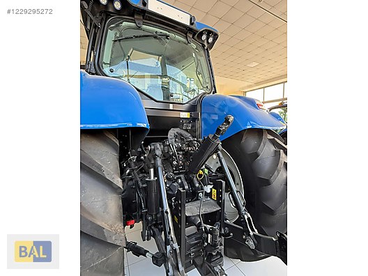 Machinery / Agricultural Machines / Tractors / New Holland / T7.230