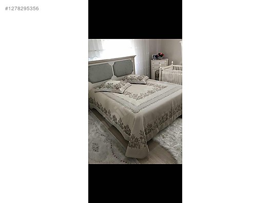 Used & Brand New Items / Home Decor / Home Textiles / Bedspread