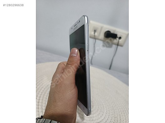 Used & Brand New Items / Cell Phones & Accessories / Cell Phones / Samsung / Galaxy J7 (2016)