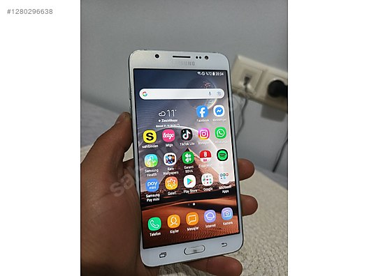 Used & Brand New Items / Cell Phones & Accessories / Cell Phones / Samsung / Galaxy J7 (2016)