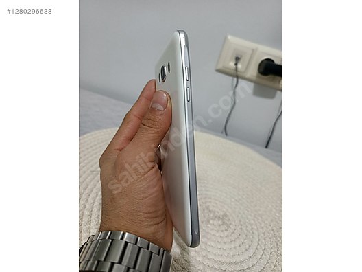 Used & Brand New Items / Cell Phones & Accessories / Cell Phones / Samsung / Galaxy J7 (2016)