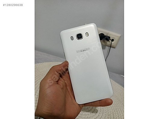 Used & Brand New Items / Cell Phones & Accessories / Cell Phones / Samsung / Galaxy J7 (2016)
