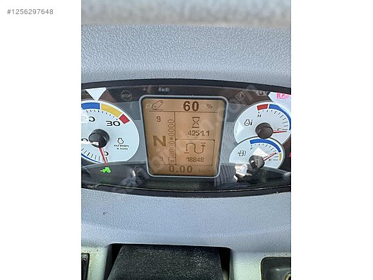 Machinery / Agricultural Machines / Tractors / New Holland / TR5.100