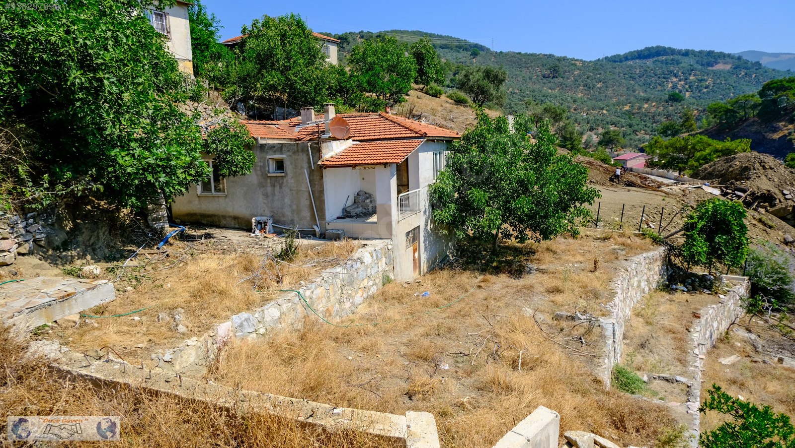 Narlı Köyünde Satılık Müstakil Ev ve Arsa Satılık Müstakil Ev