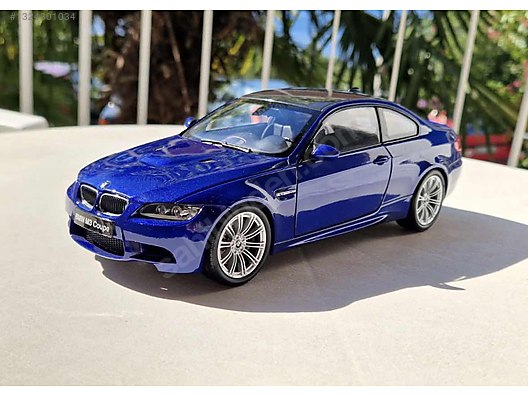 Kyosho Diecast Model 1:18 BMW Araba - 1324301034