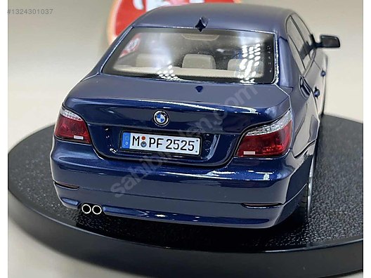 Kyosho Diecast Model 1:18 BMW Araba - 1324301037