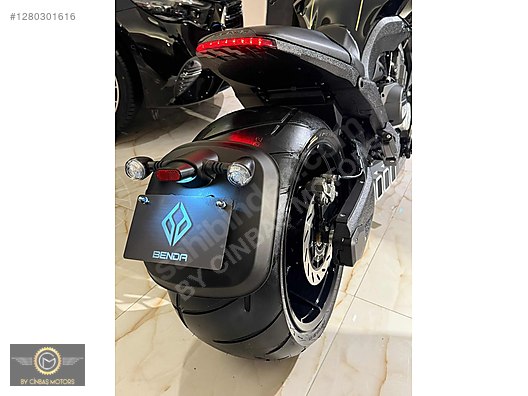 Benda Motor LFC 700 motorsiklet