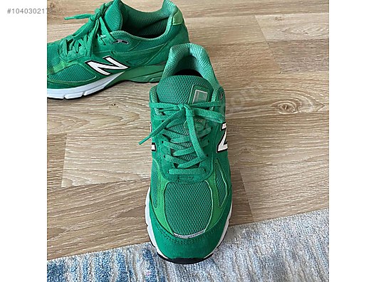 990 v4 green