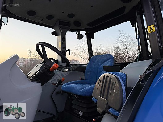 Machinery / Agricultural Machines / Tractors / New Holland / TD100D