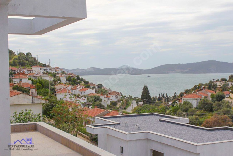 Bodrum Güllük�te Plajlı Sitede Satılık 2+1 Dubleks Daireler Satılık