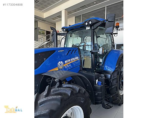 Machinery / Agricultural Machines / Tractors / New Holland / T7.270