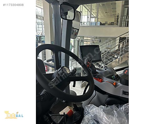 Machinery / Agricultural Machines / Tractors / New Holland / T7.270