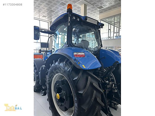 Machinery / Agricultural Machines / Tractors / New Holland / T7.270