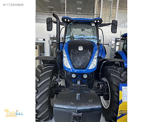 Machinery / Agricultural Machines / Tractors / New Holland / T7.270