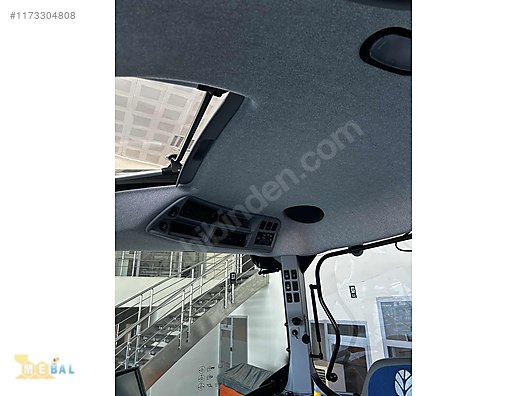 Machinery / Agricultural Machines / Tractors / New Holland / T7.270