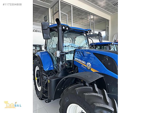 Machinery / Agricultural Machines / Tractors / New Holland / T7.270