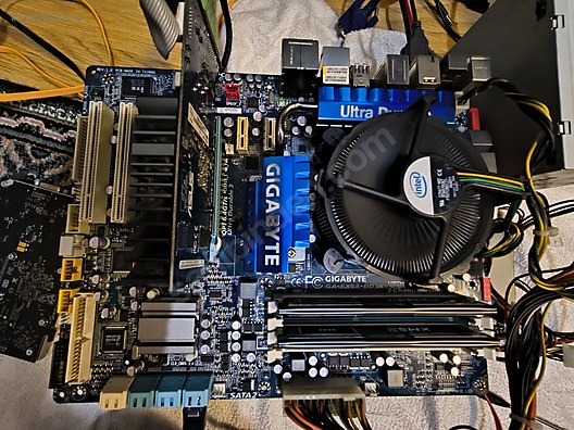 Masaüstü Bilgisayar - Anakart Gigabyte EX58 Ultra Durable İ7 920 işlemci 8 GB DDR3 RAM Anakart Anakart